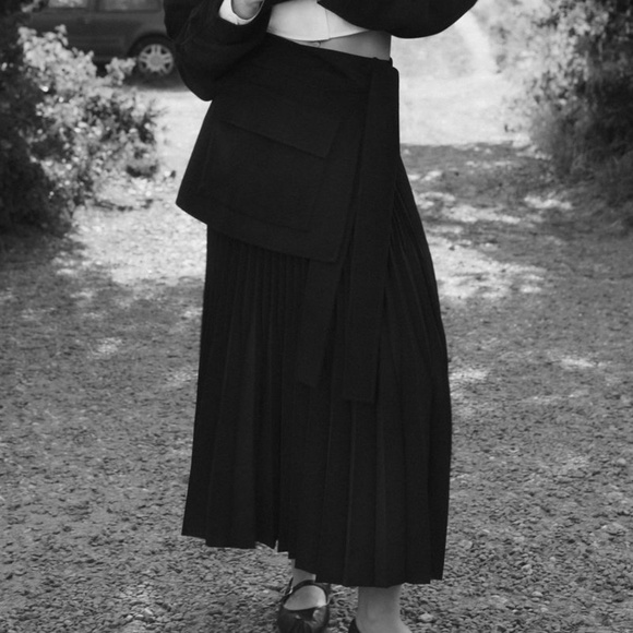 COS pleated midi skirt 2 New - Picture 1 of 9